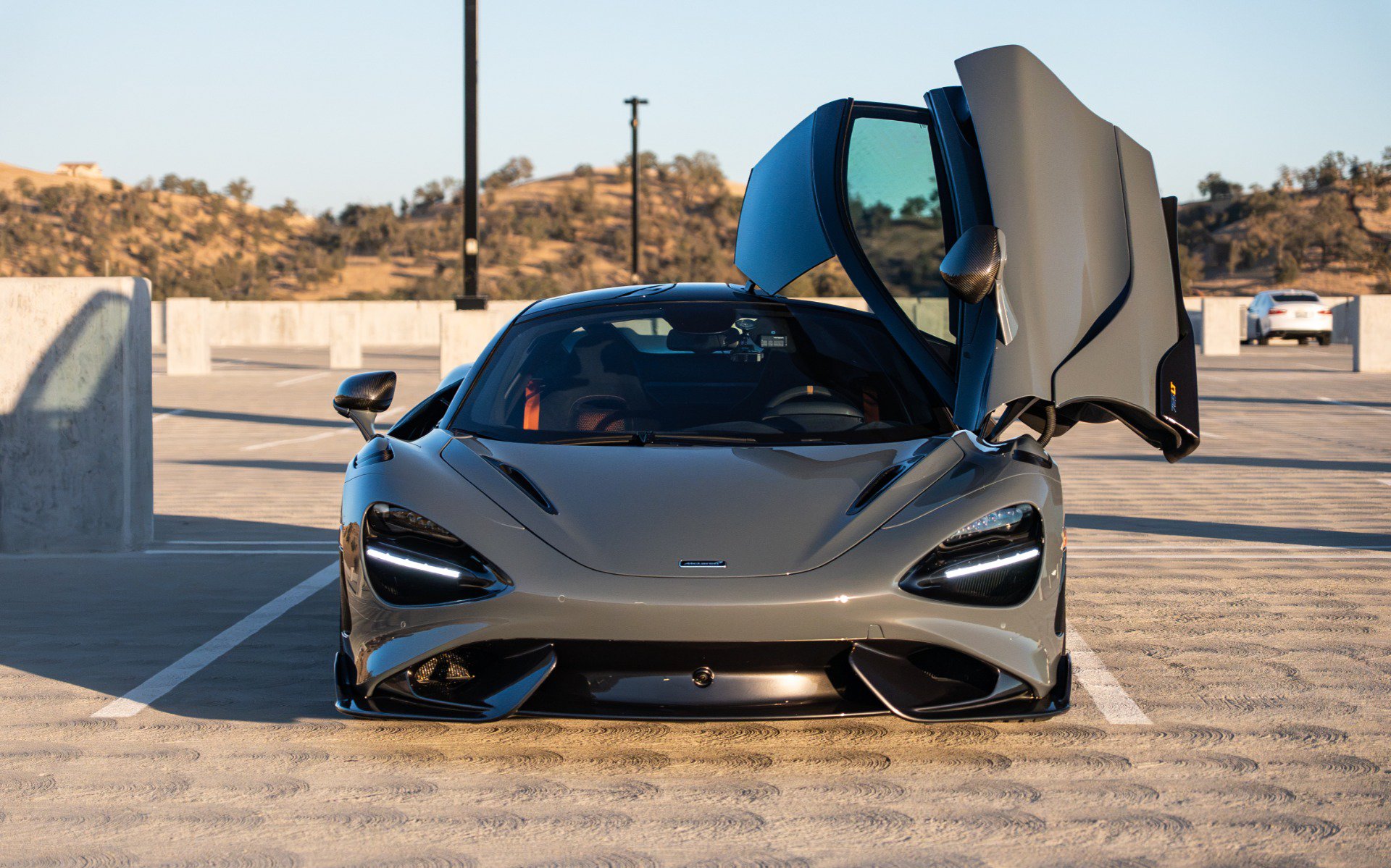 Used 2021 McLaren 765LT photo 9
