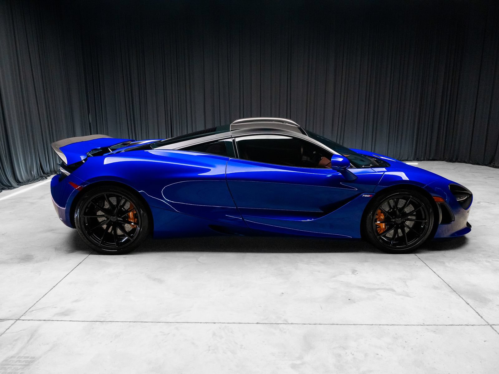 Used 2018 McLaren 720S Luxury photo 18