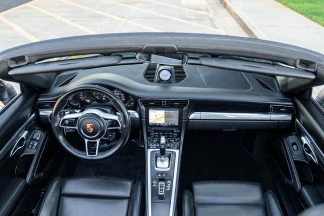 2019 Porsche 911 Carrera