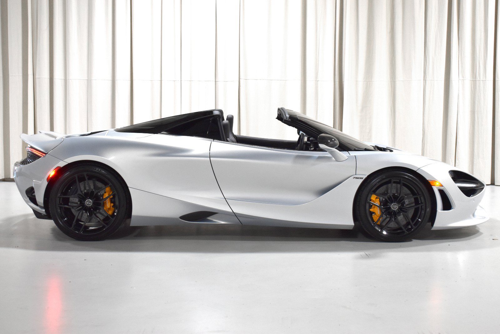 Used 2025 McLaren 750S Spider 4