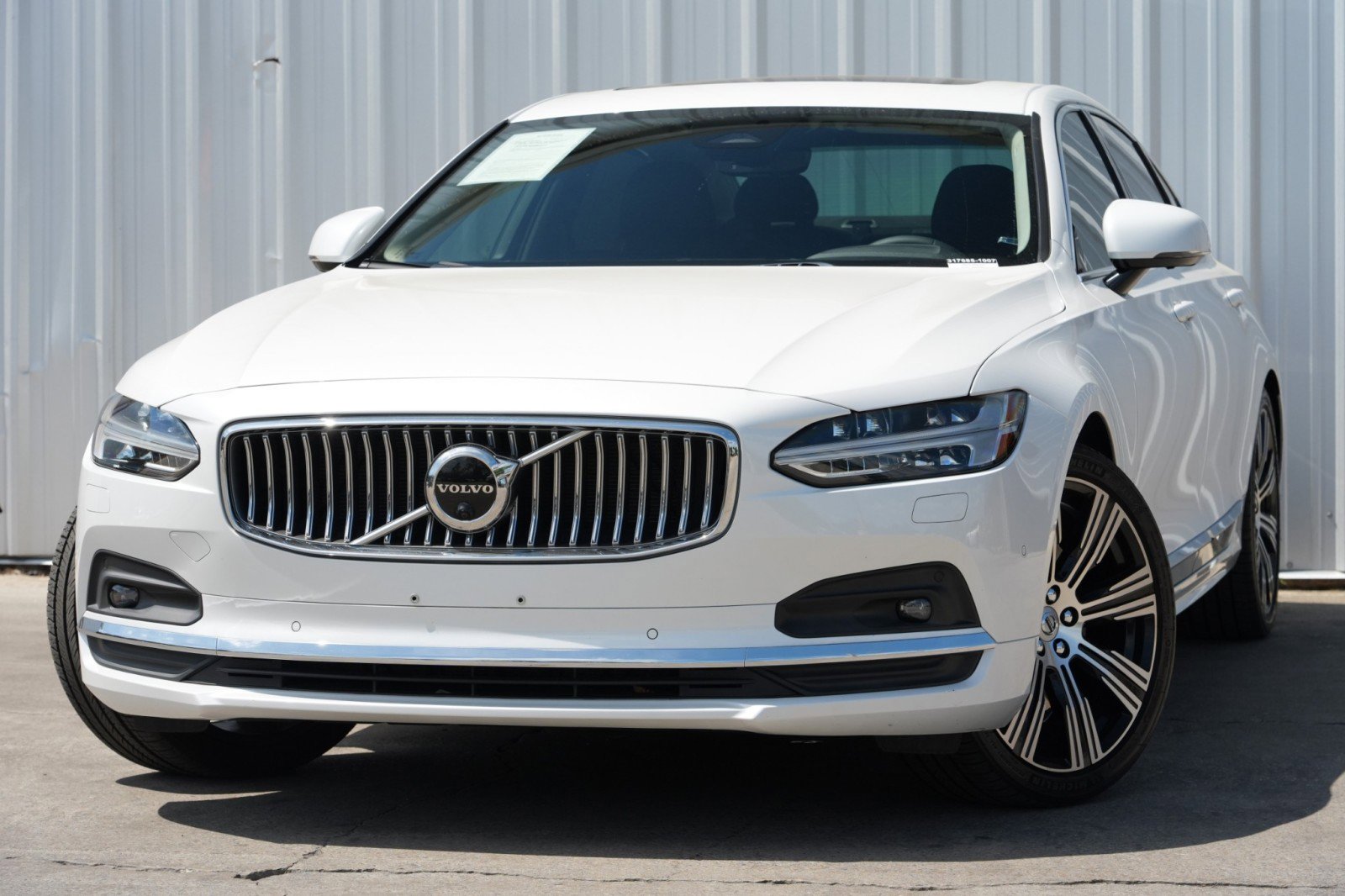 2023 Volvo S90 B6 Plus