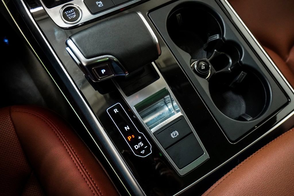 2022 Audi Q8 Premium Plus