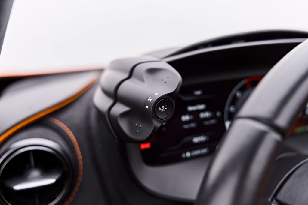 Used 2025 McLaren 750S Spider photo 79