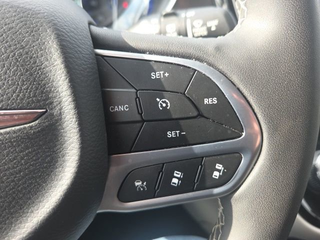 2023 Chrysler Pacifica Touring-L