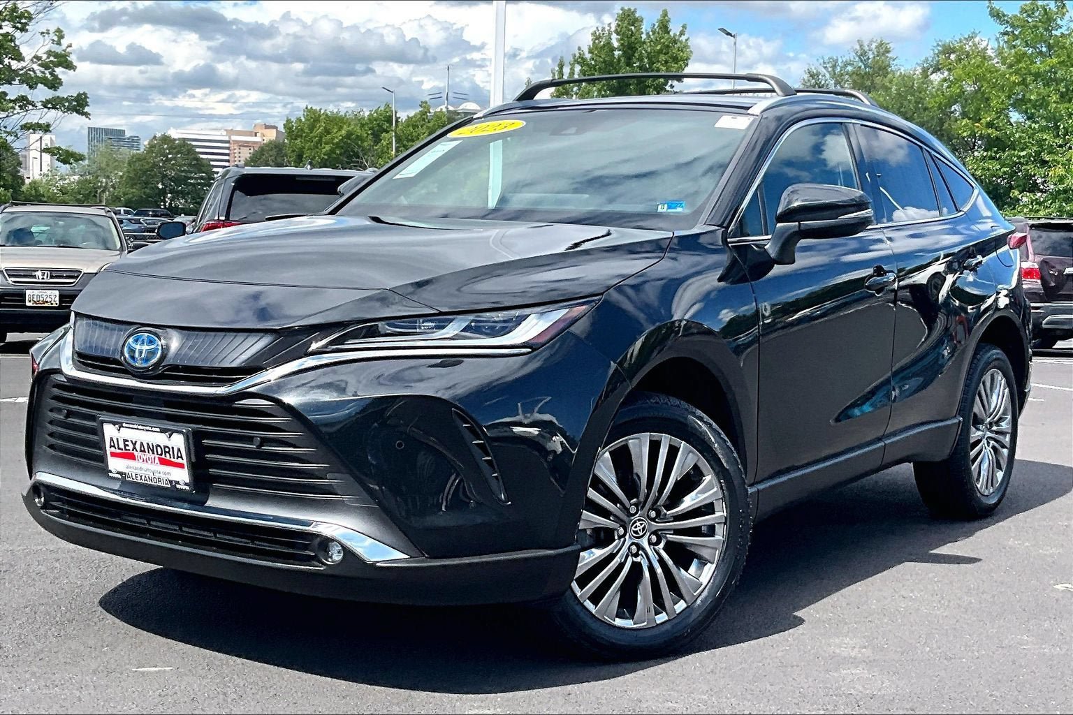 Used 2023 Toyota Venza XLE