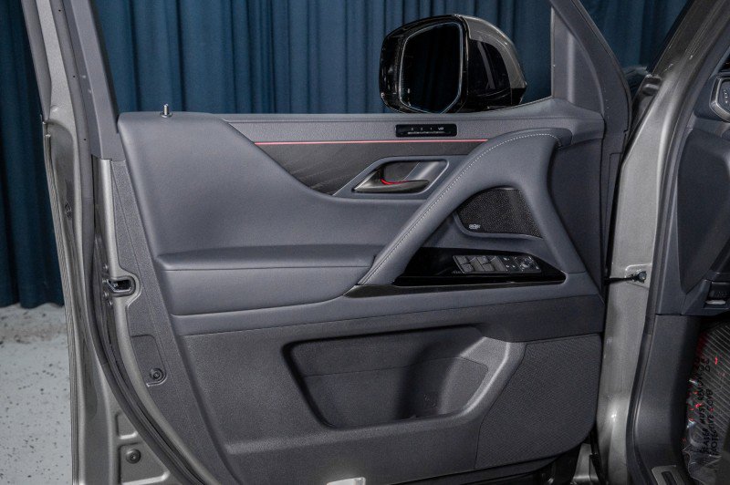 2026 Lexus LX 600 4WD w/ Luxury Package