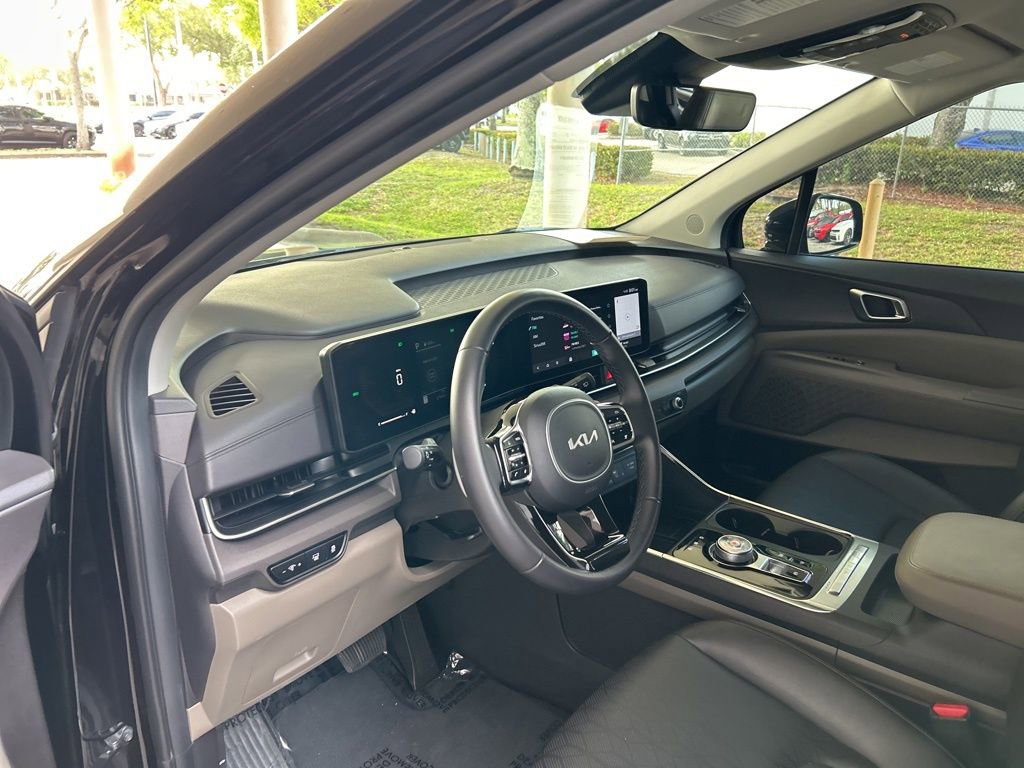 2025 Kia Carnival EX