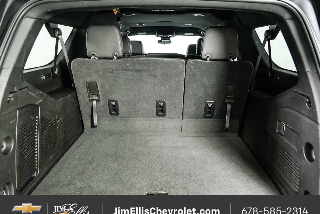 2025 Chevrolet Suburban LT