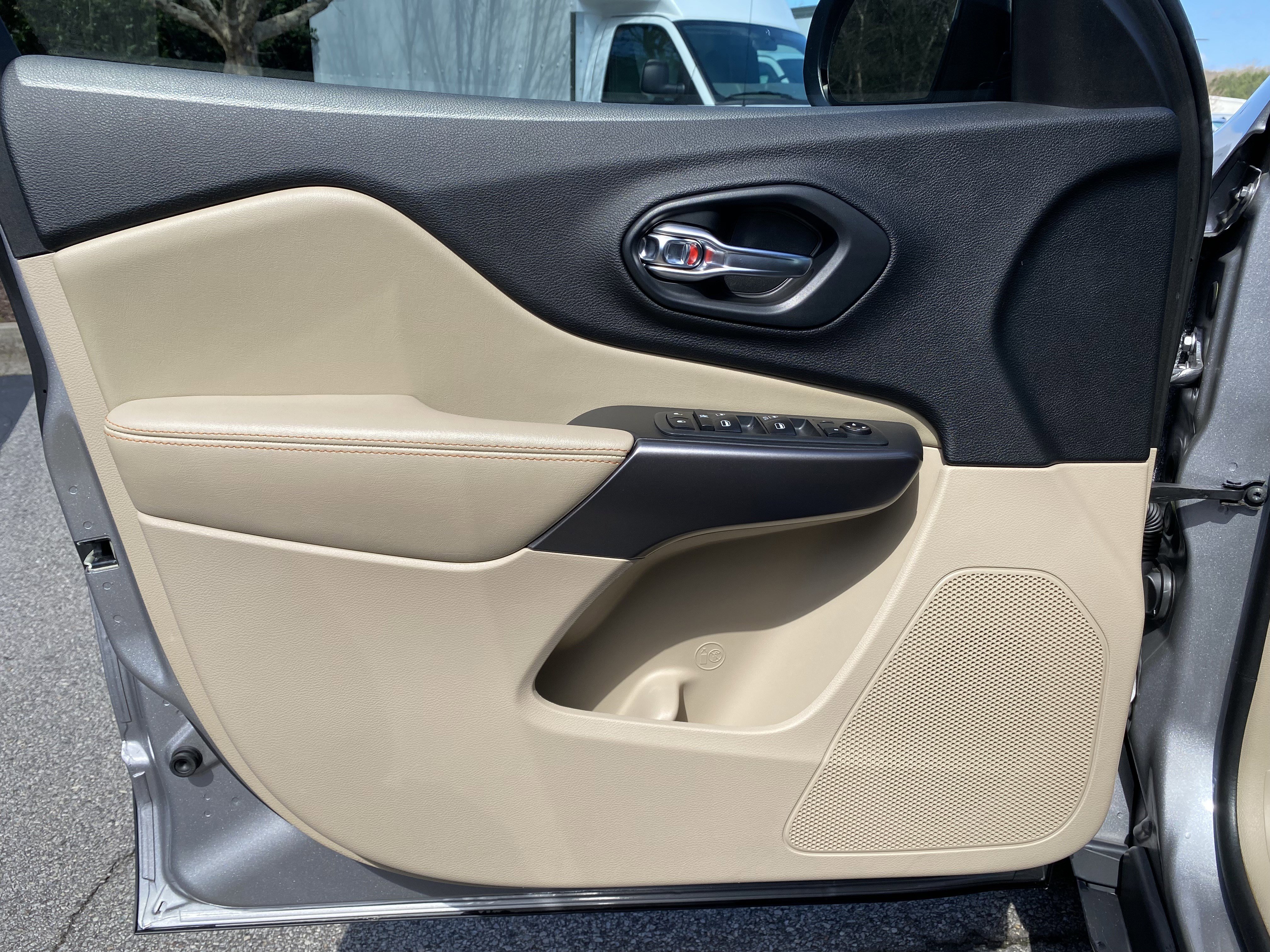 2020 Jeep Cherokee Latitude