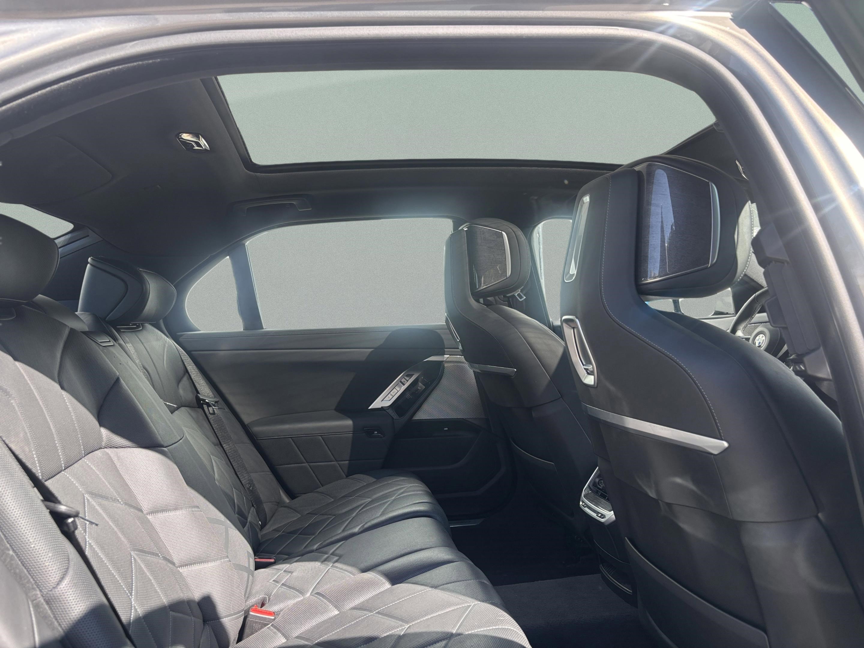 2023 BMW 760i xDrive