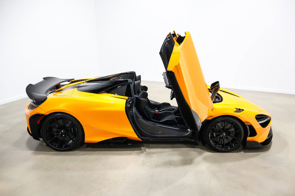 Used 2022 McLaren 765LT photo 77