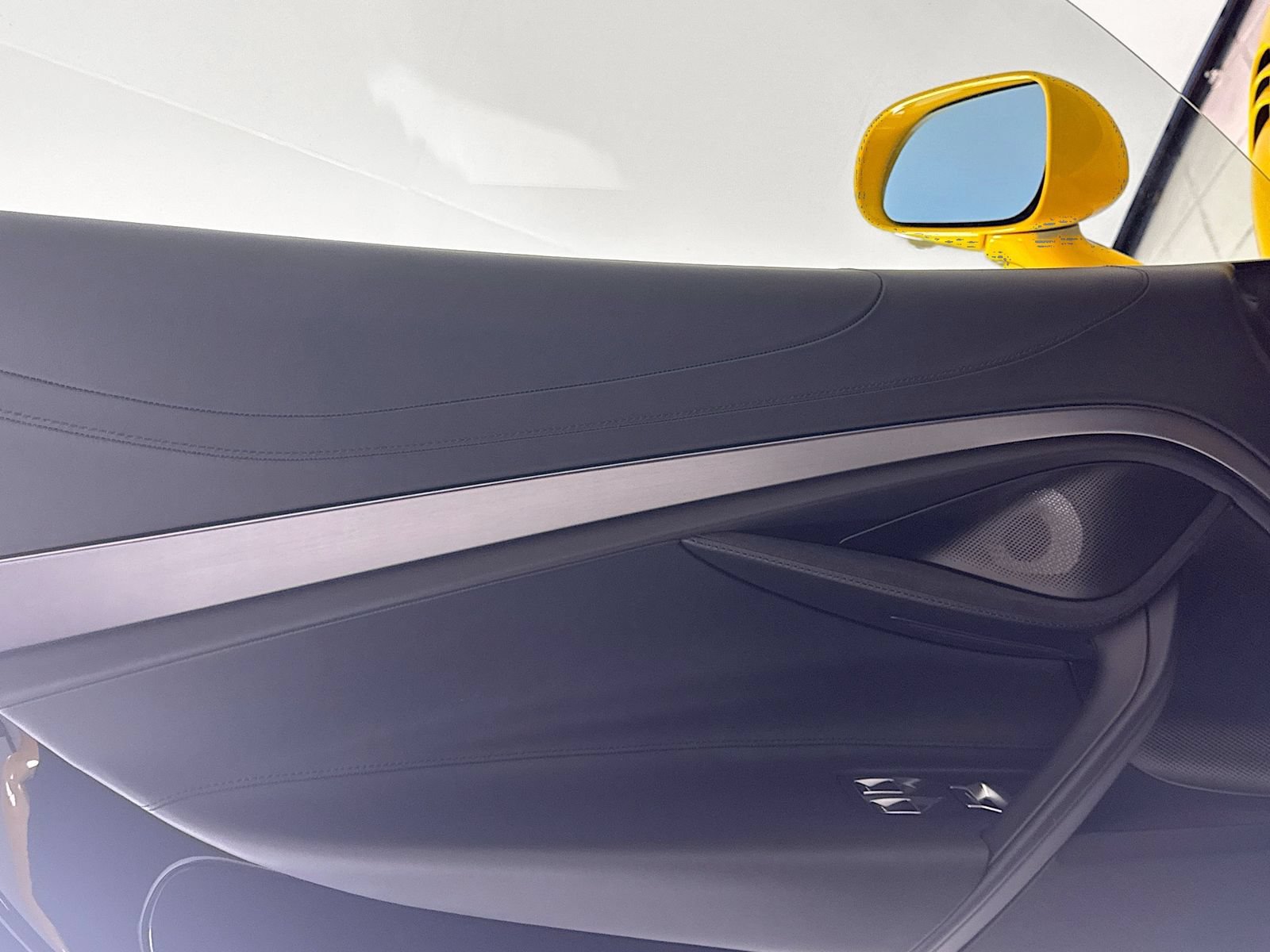 New 2026 McLaren 750S Spider photo 15
