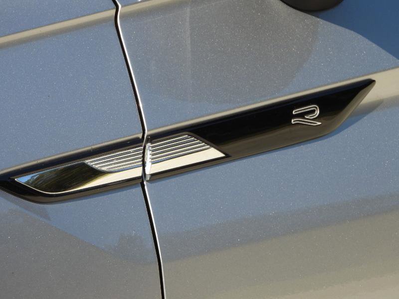 2022 Volkswagen Tiguan SE R-Line