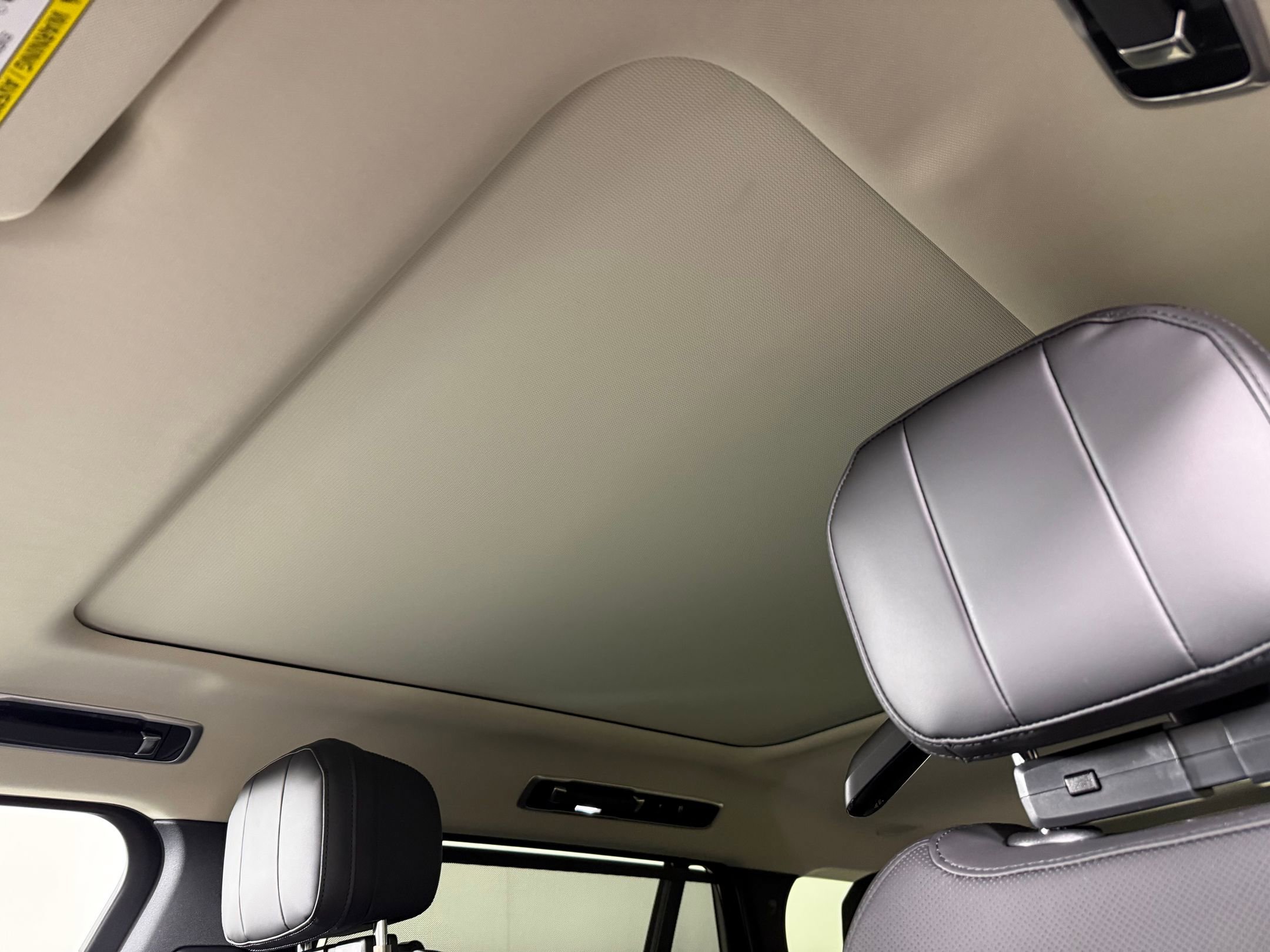 2026 Land Rover Range Rover Long Wheelbase SE