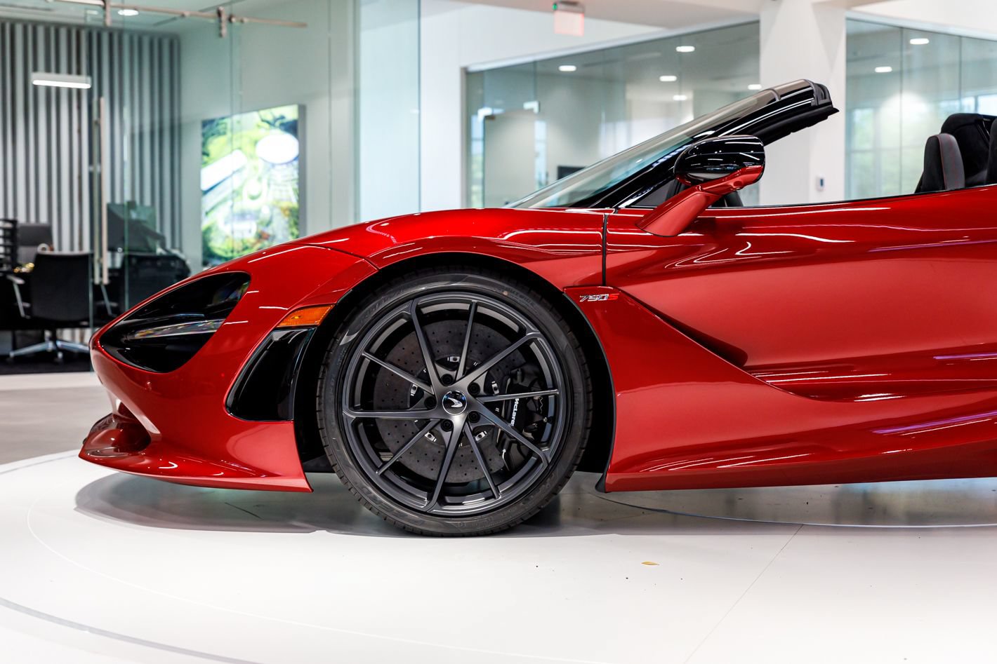 Used 2027 McLaren 750S Spider photo 9