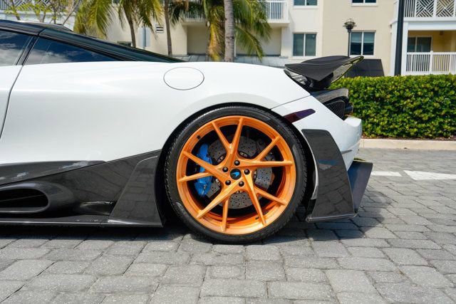 Used 2019 McLaren 720S Performance photo 16