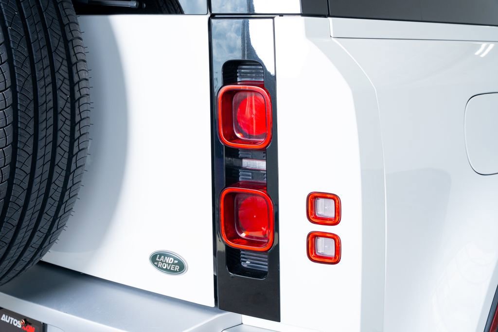 2022 Land Rover Defender 90 S