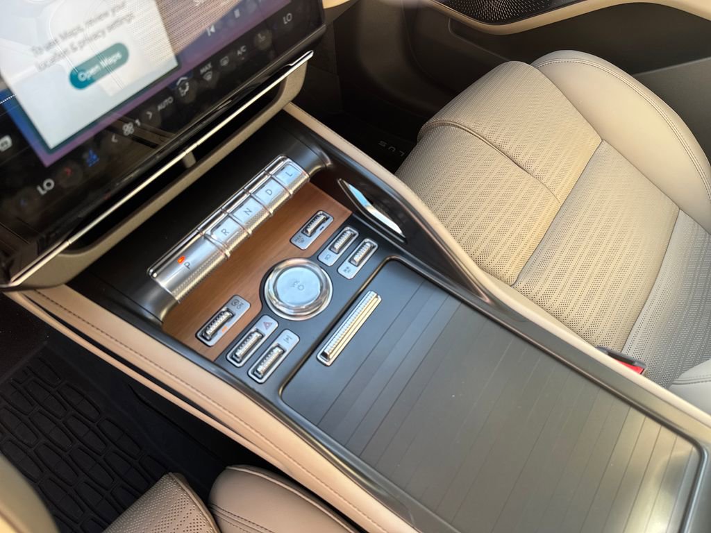 2025 Lincoln Nautilus Reserve