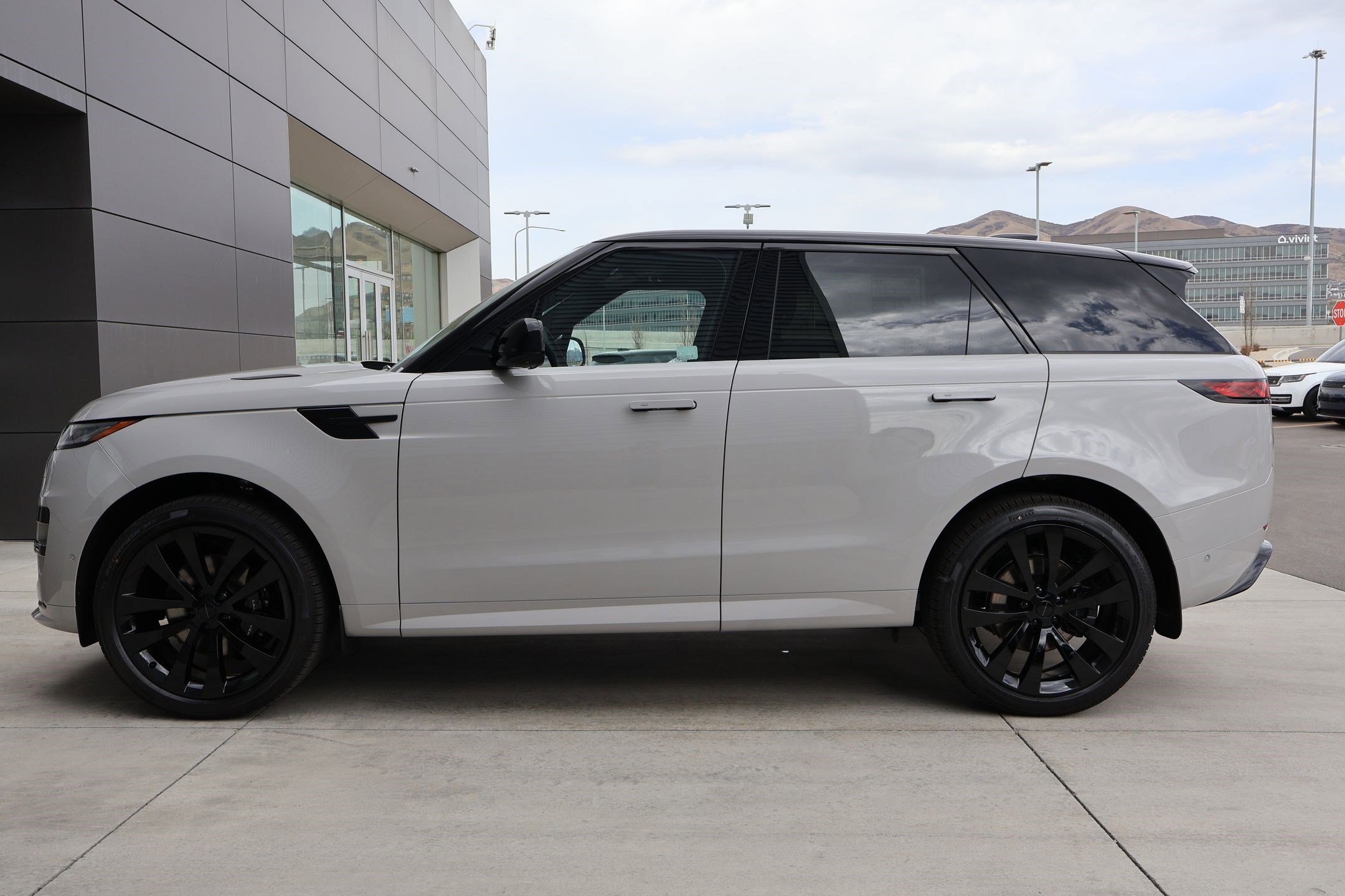 2026 Land Rover Range Rover Sport Dynamic SE