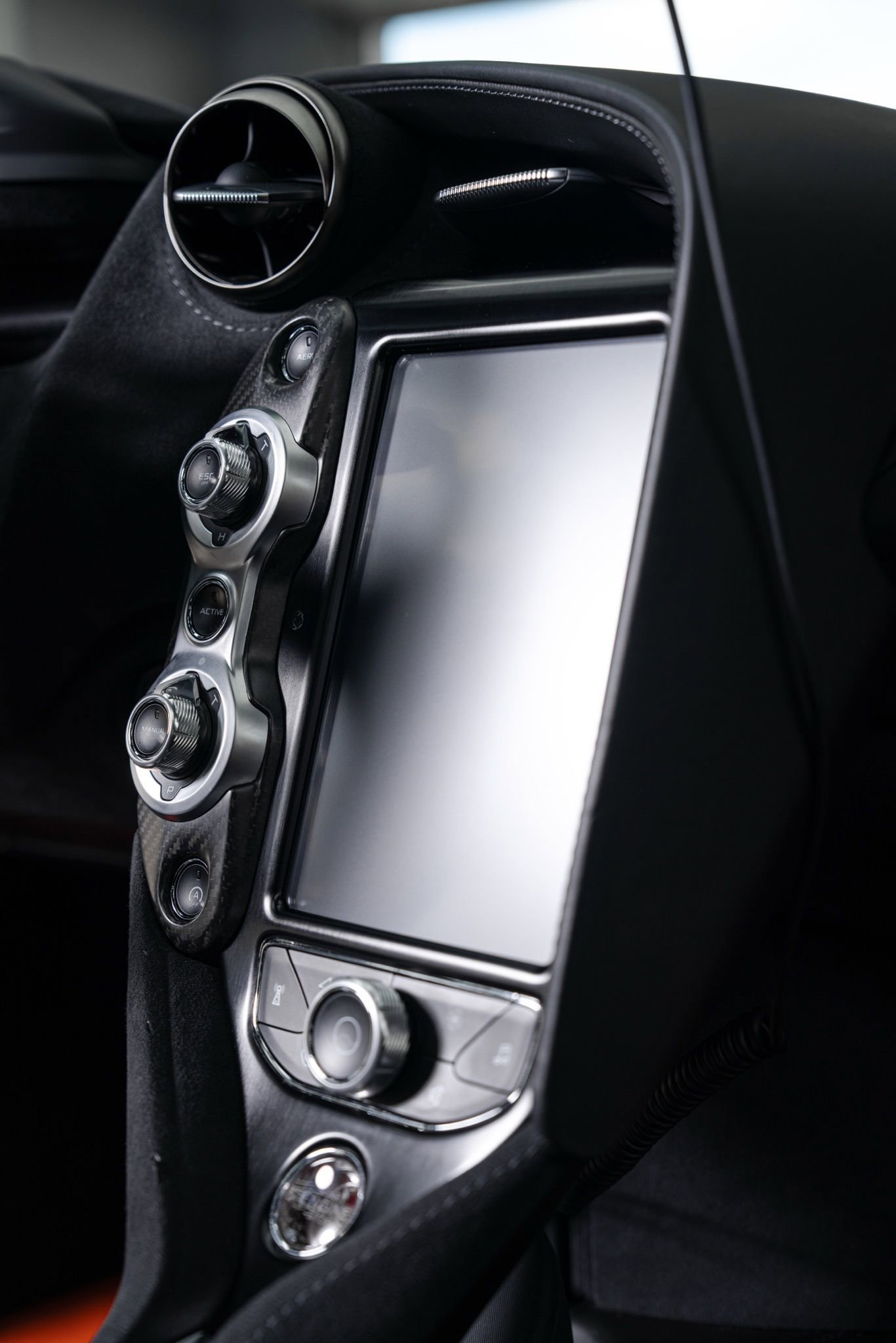 Used 2018 McLaren 720S Performance photo 22