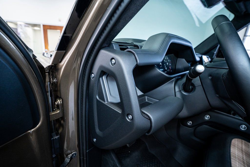 2025 Land Rover Defender 110 X