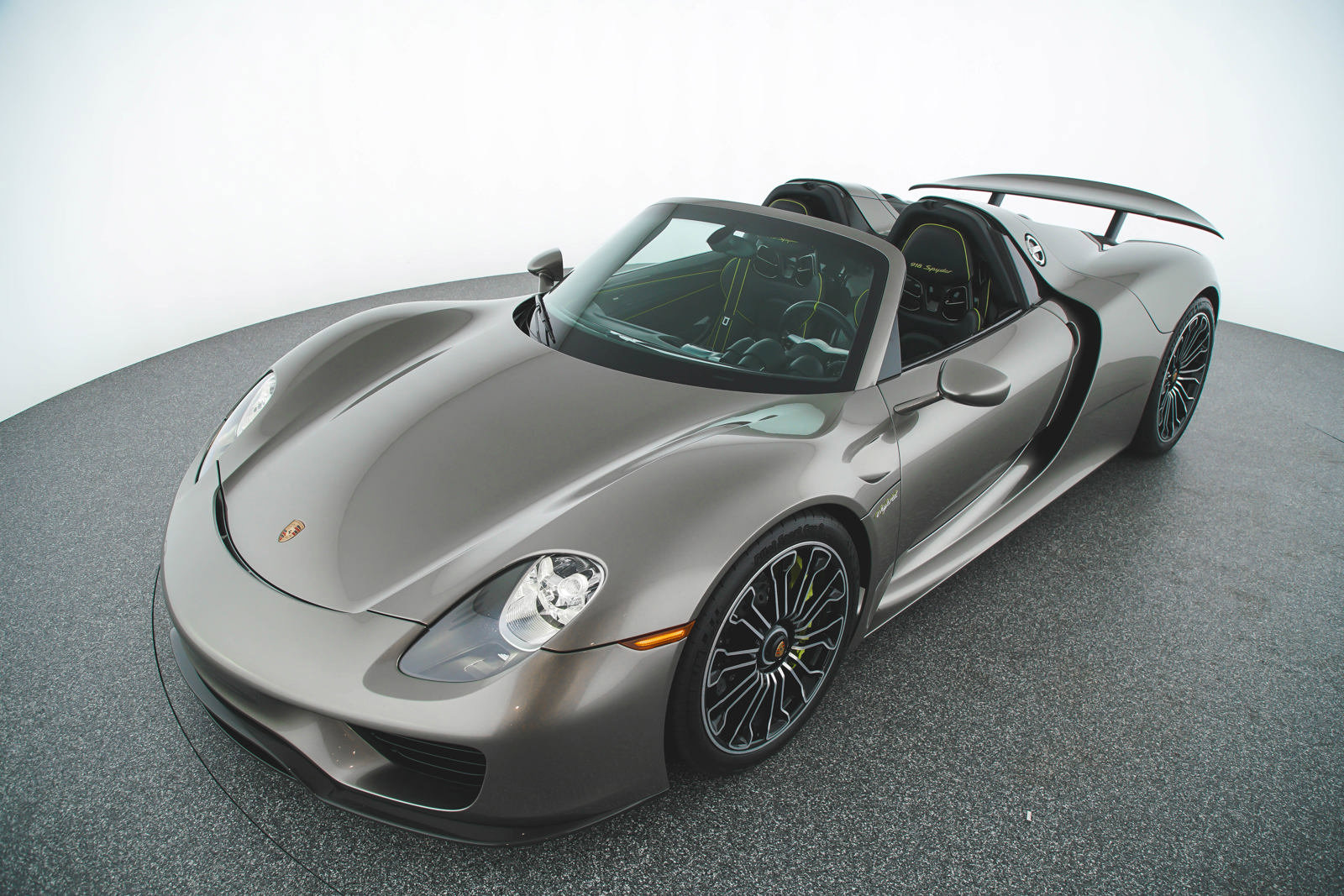 Porsche 918 Spyder Review // $2,000,000 Masterpiece 