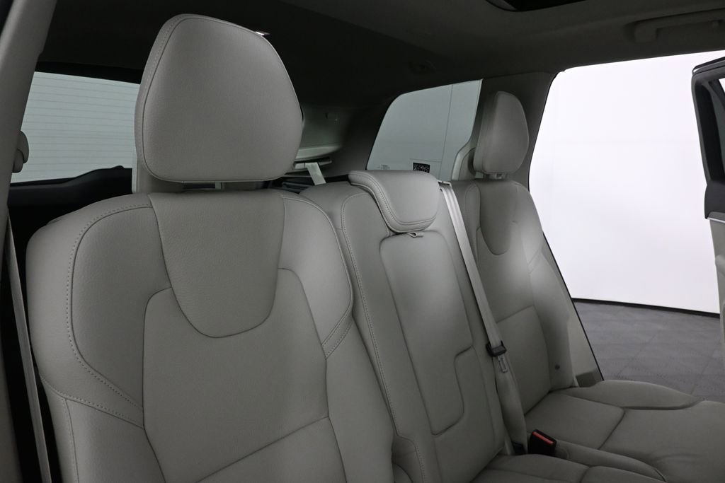 2025 Volvo Xc90 B5 Plus