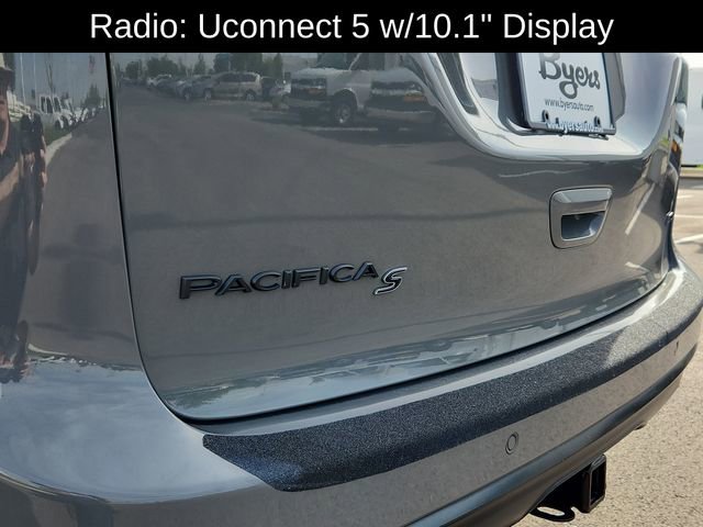 2021 Chrysler Pacifica Touring-L