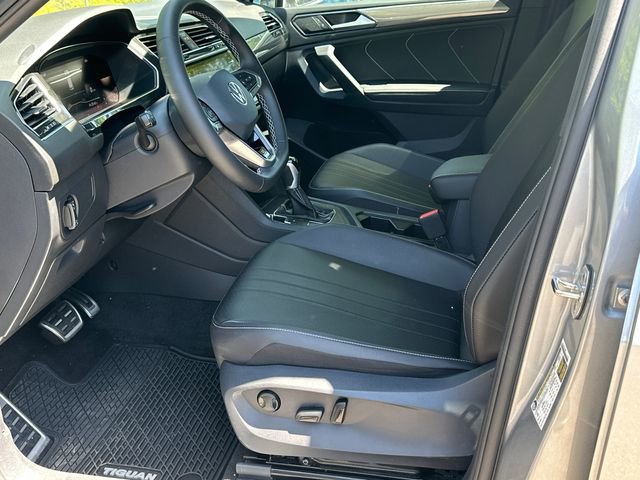 2023 Volkswagen Tiguan SE R-Line