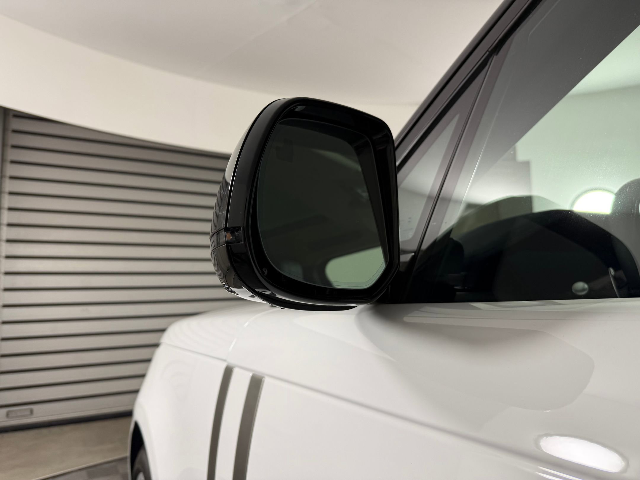 2026 Land Rover Range Rover Long Wheelbase SE