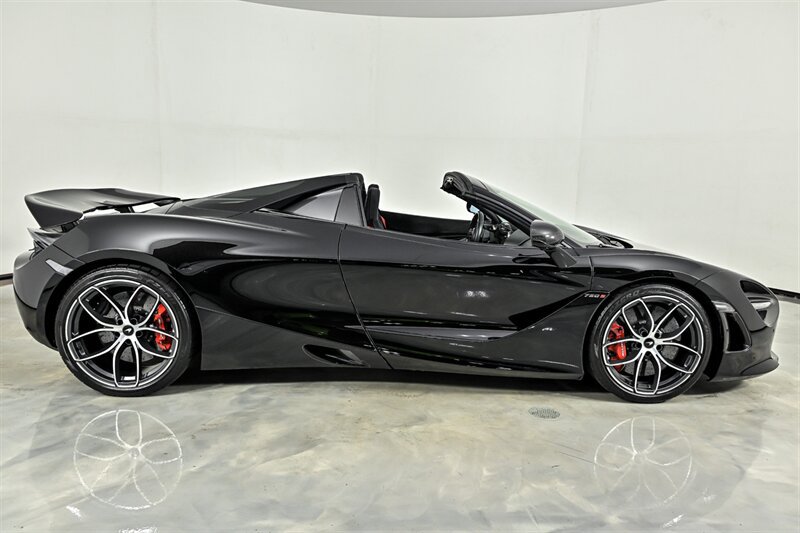 Used 2019 McLaren 720S Spider photo 13