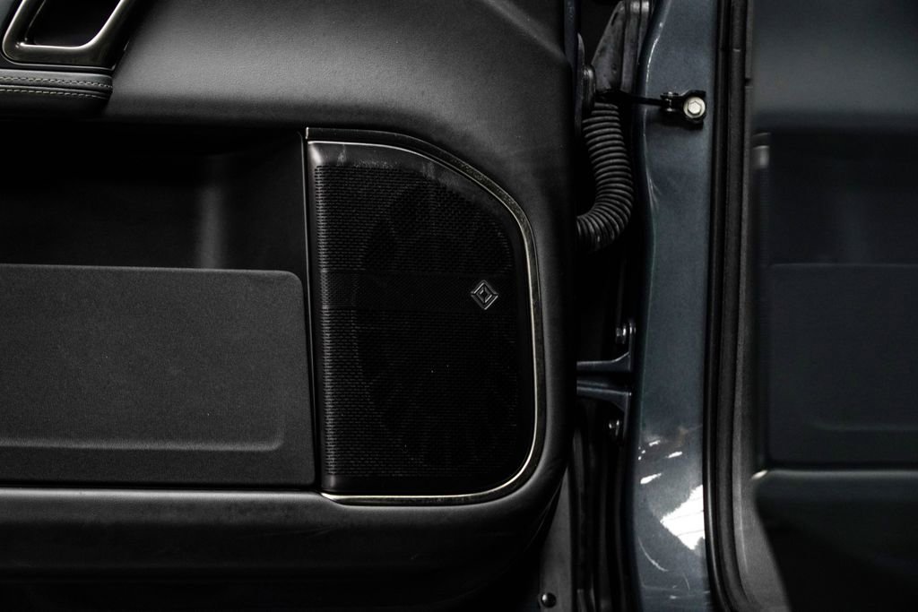 2024 Rivian R1S Adventure