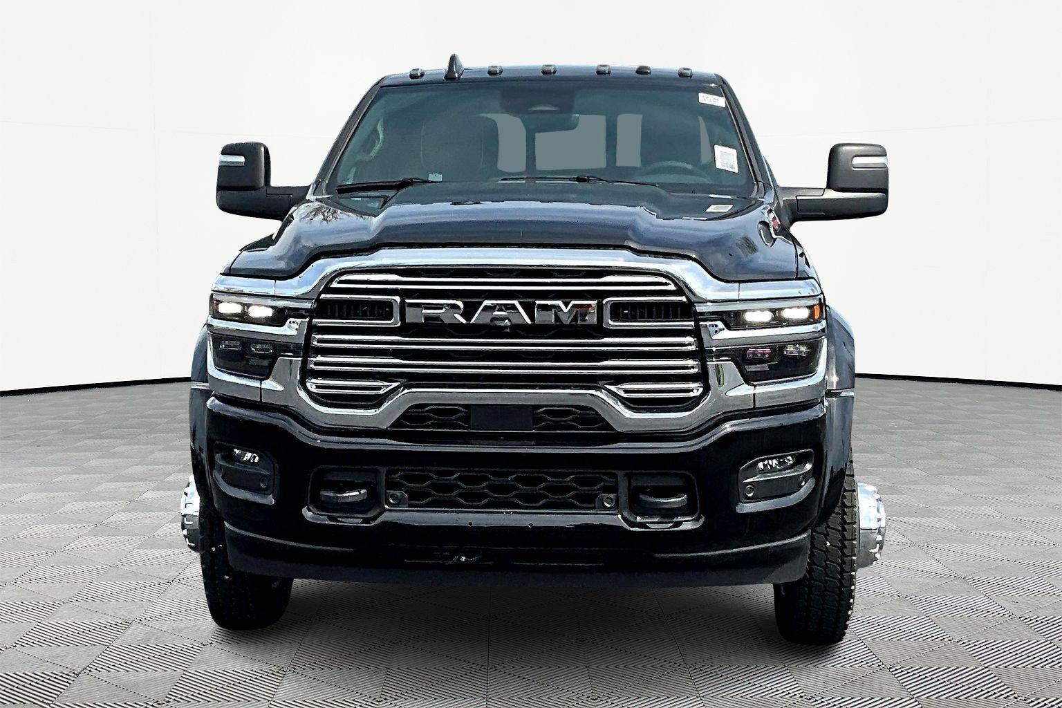 2026 RAM 4500 4x4 Crew Cab DRW
