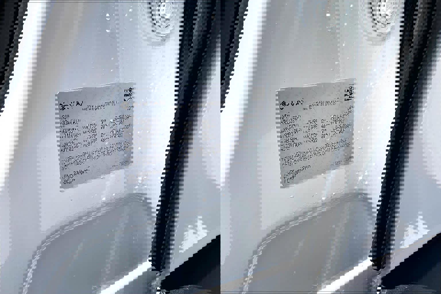 2024 Rivian R1S Adventure