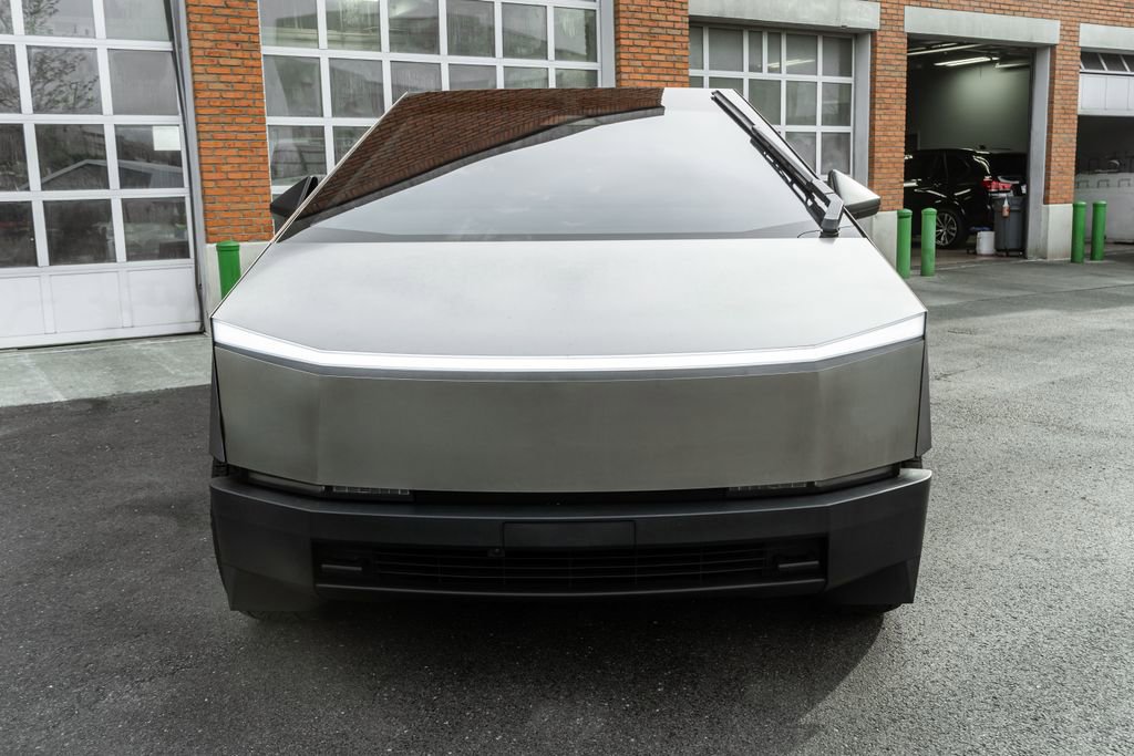 2024 Tesla Cybertruck AWD Crew Cab