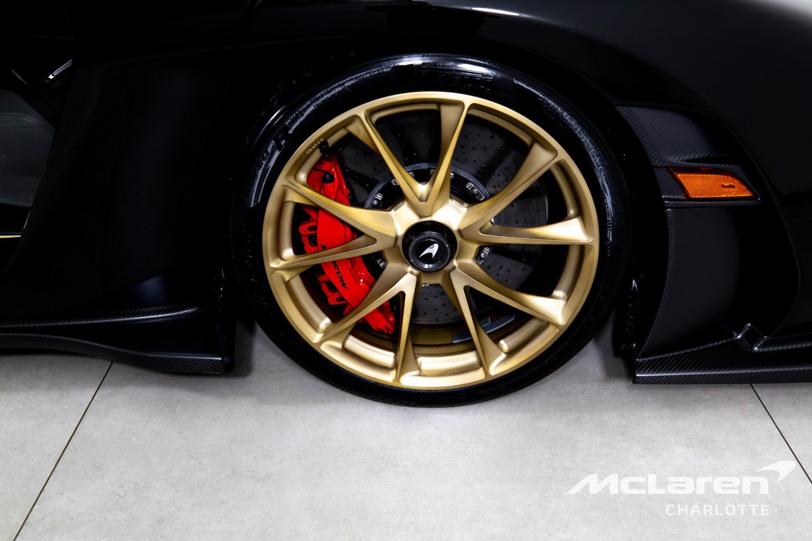 Used 2019 McLaren Senna photo 30
