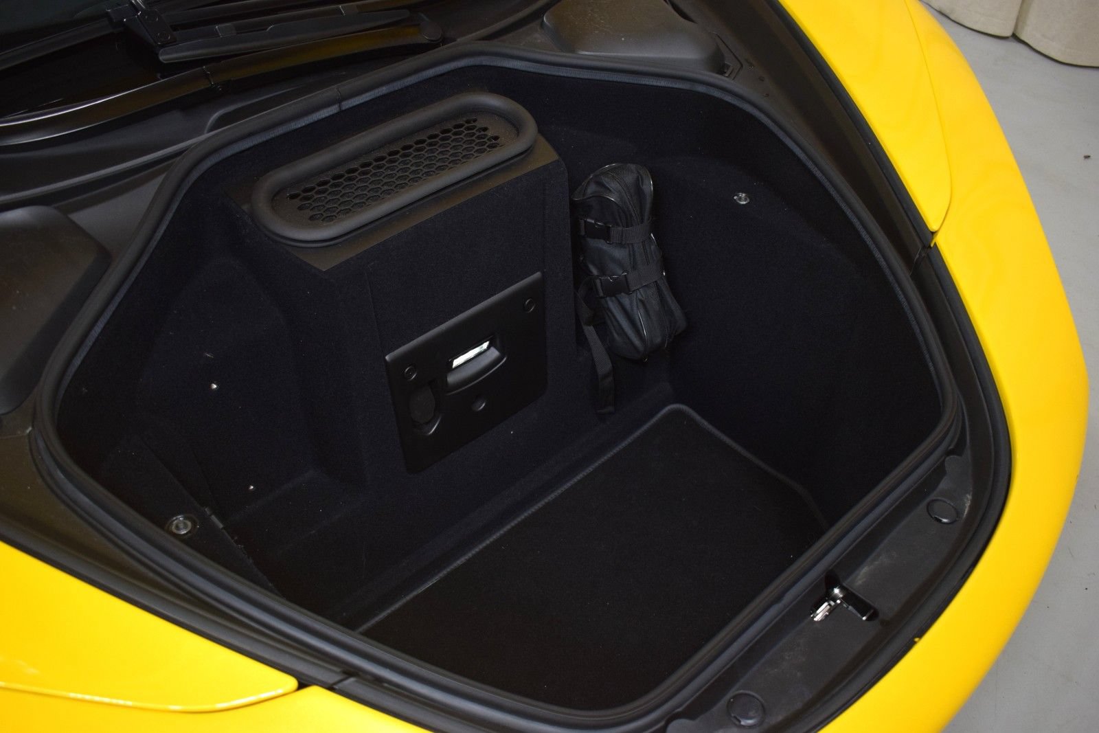 Used 2020 McLaren 720S Performance photo 41