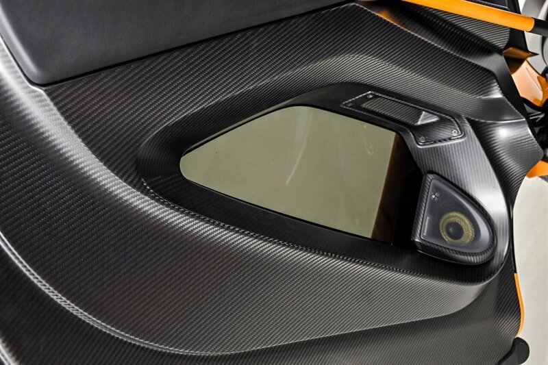 Used 2019 McLaren Senna photo 23