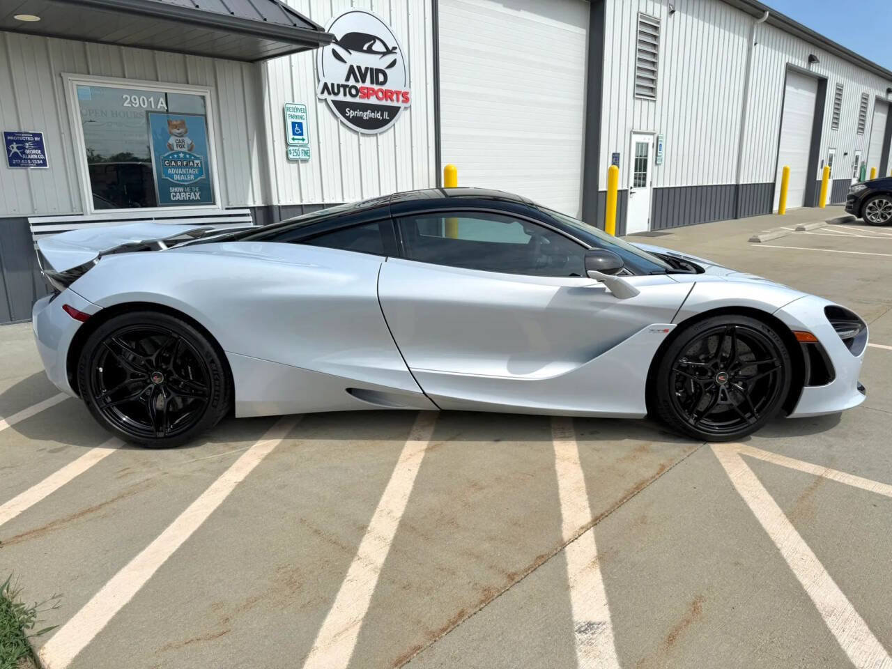 Used 2018 McLaren 720S photo 9