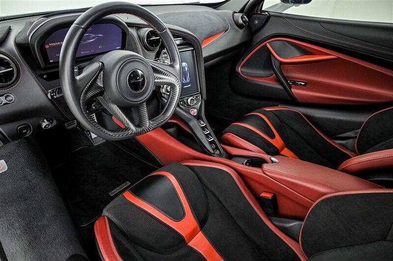 Used 2018 McLaren 720S Performance photo 18