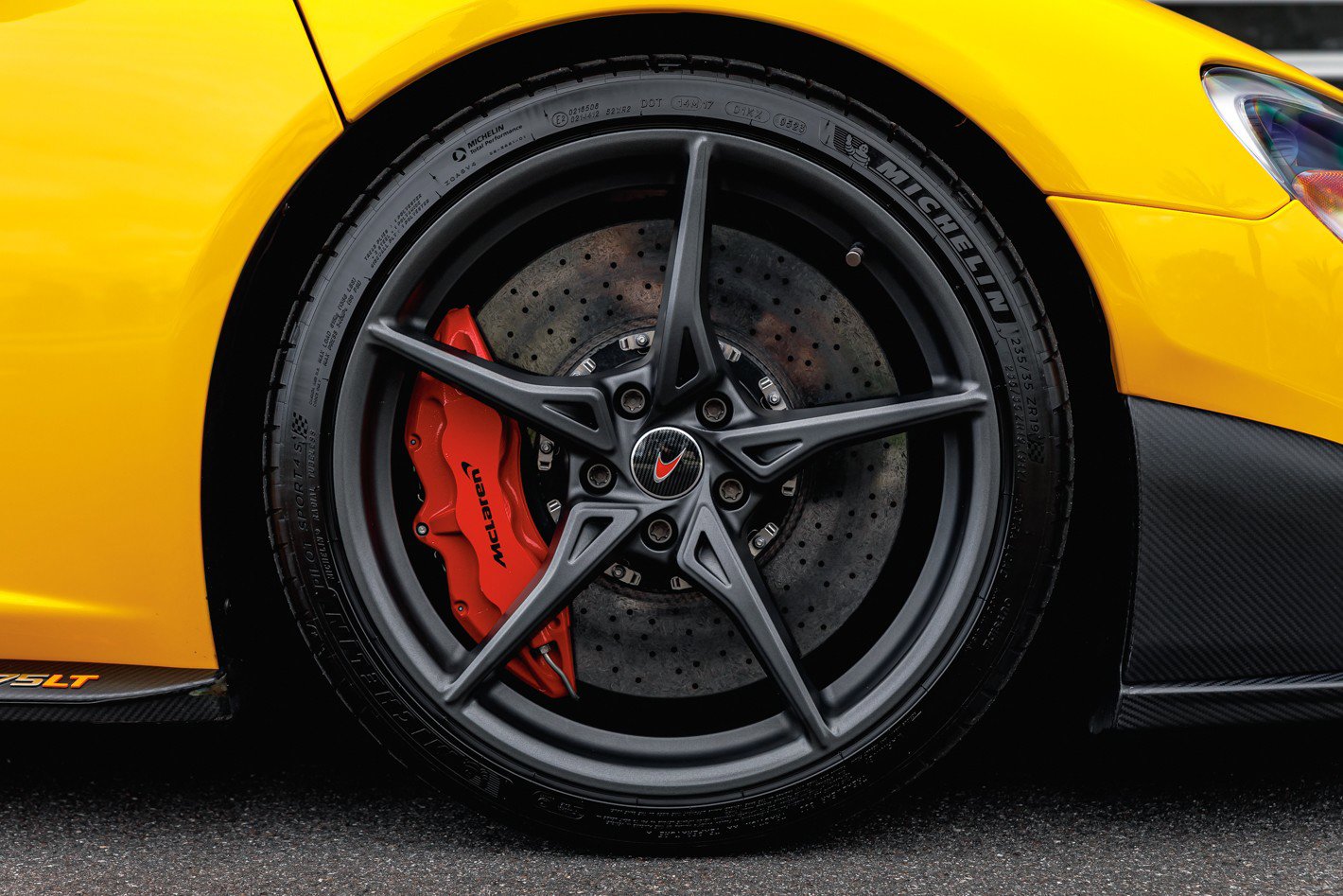 Used 2016 McLaren 675LT Coupe photo 30