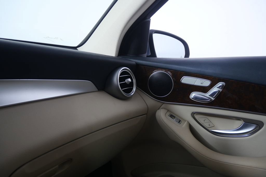 2017 Mercedes-Benz GLC 300 4MATIC