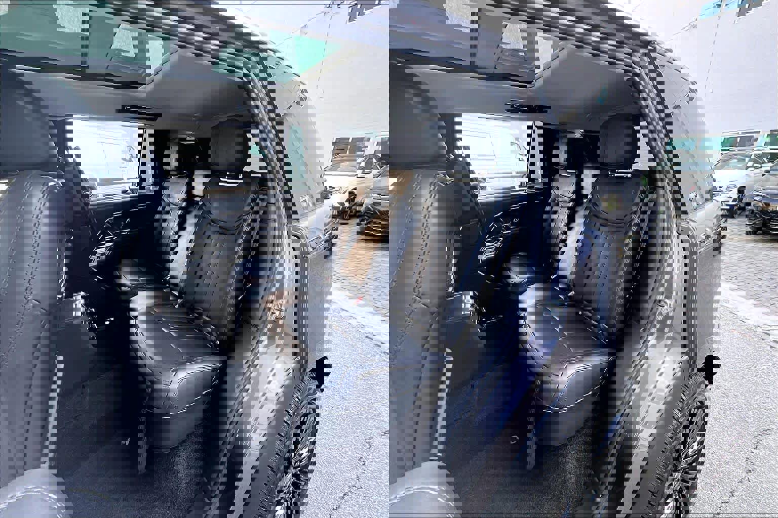 2023 Land Rover Range Rover Long Wheelbase First Edition