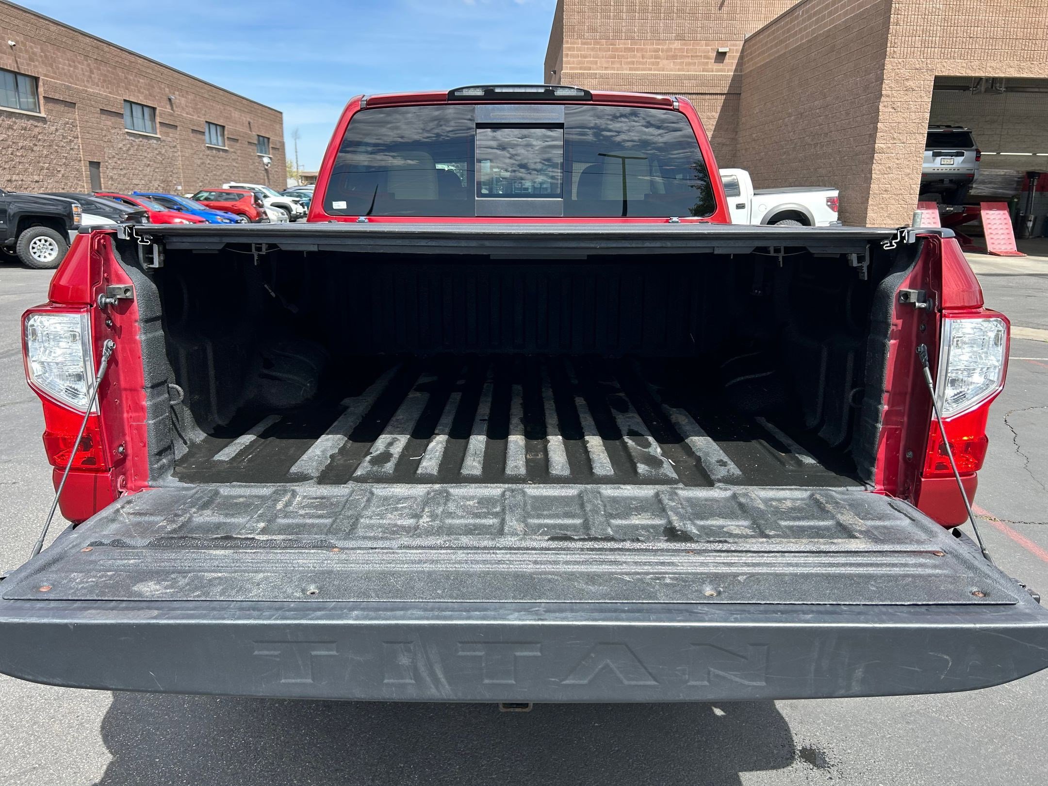 2017 Nissan Titan SV