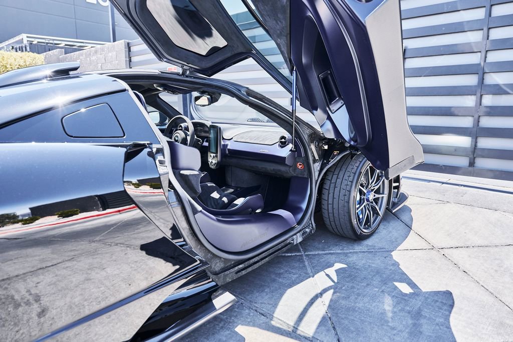 Used 2019 McLaren Senna photo 34