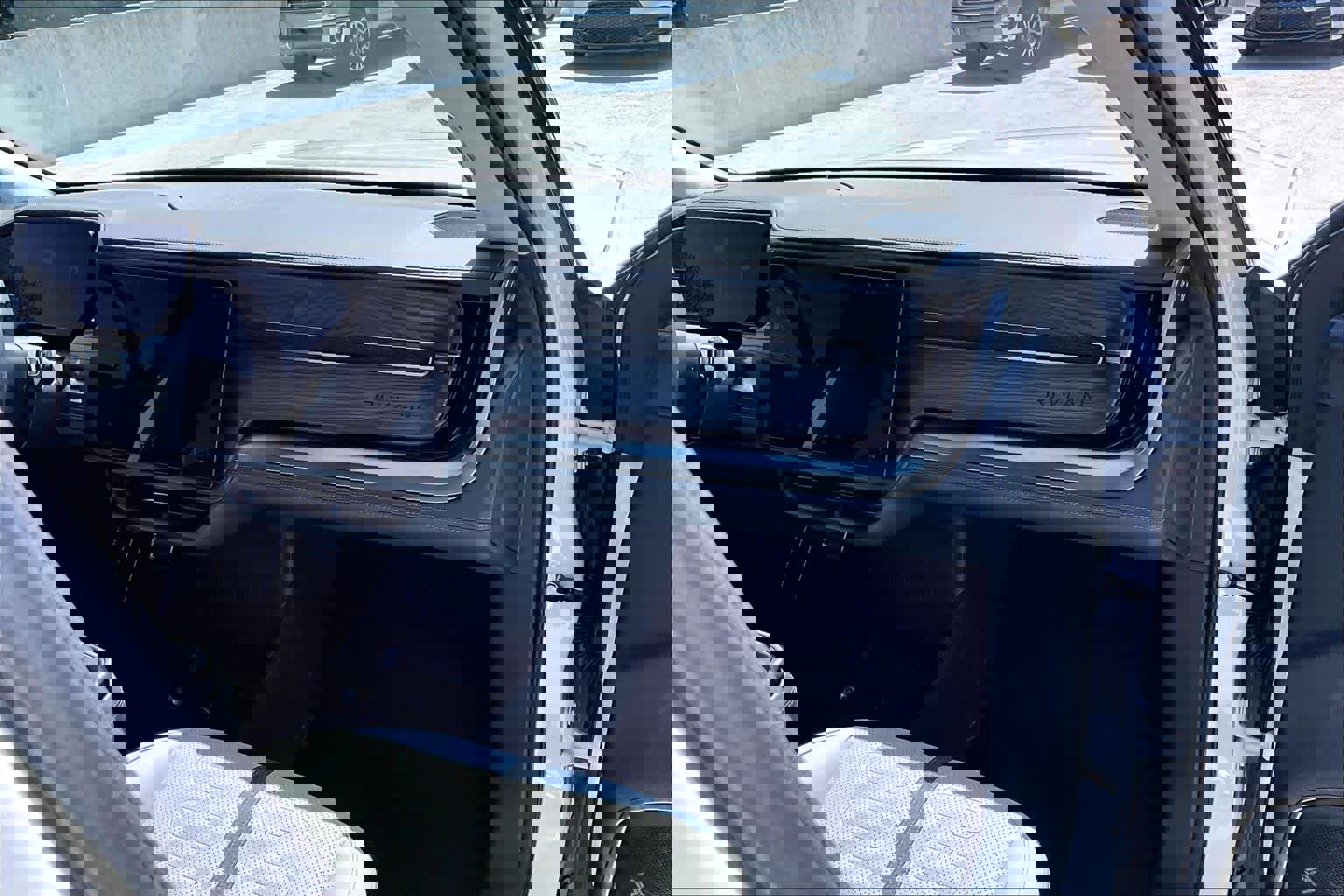 2024 Rivian R1S Adventure