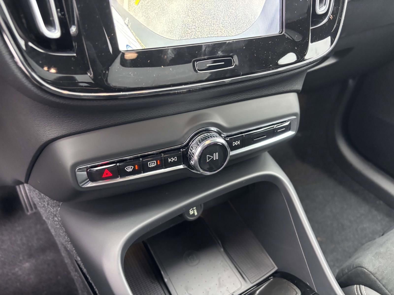 2026 Volvo Xc40 B5 Ultra