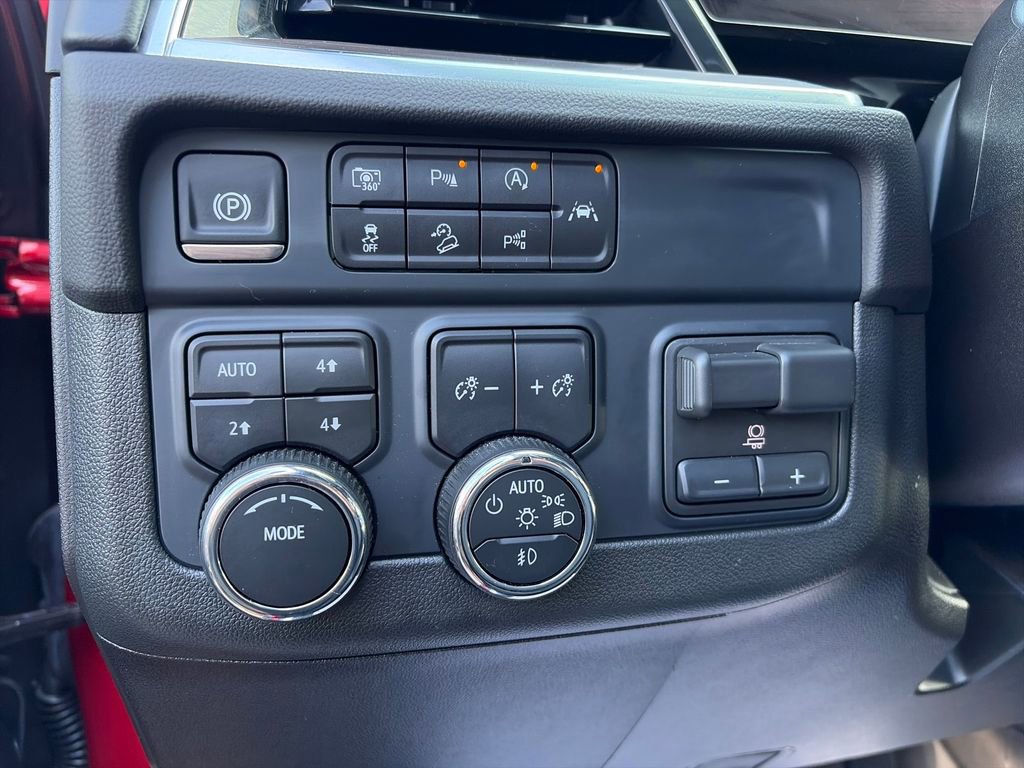 2025 Chevrolet Suburban LT