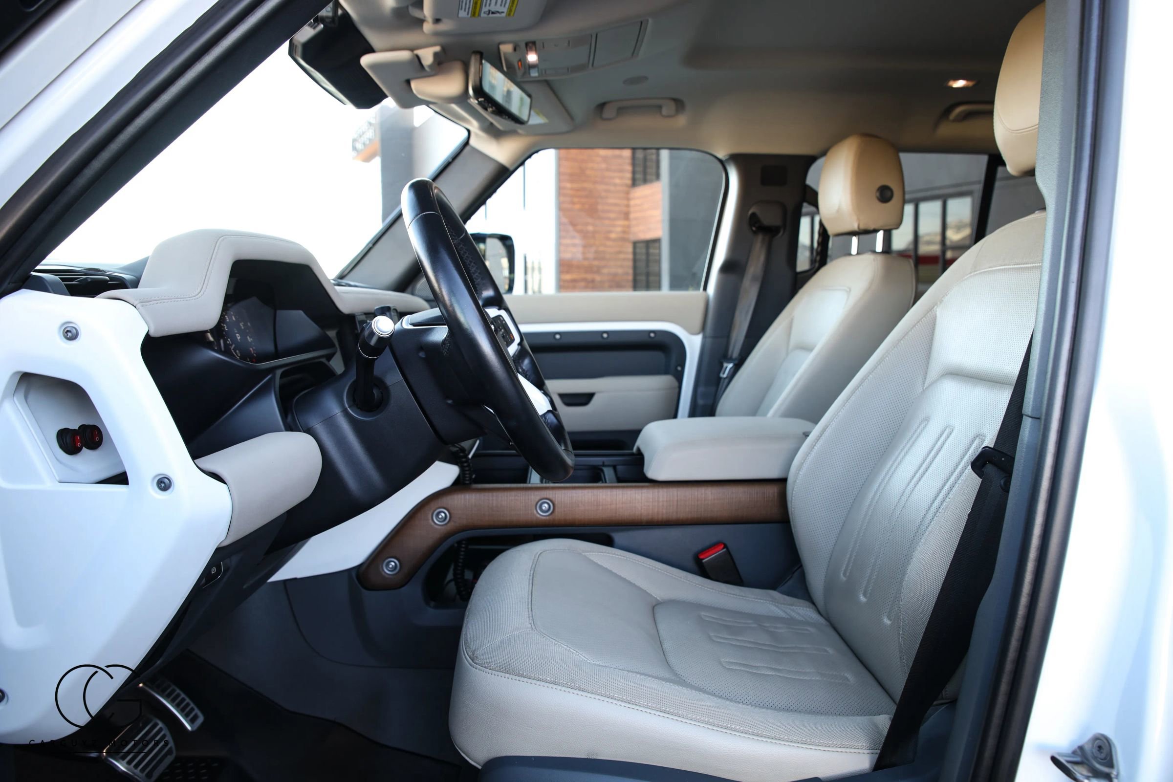 2021 Land Rover Defender 110 SE