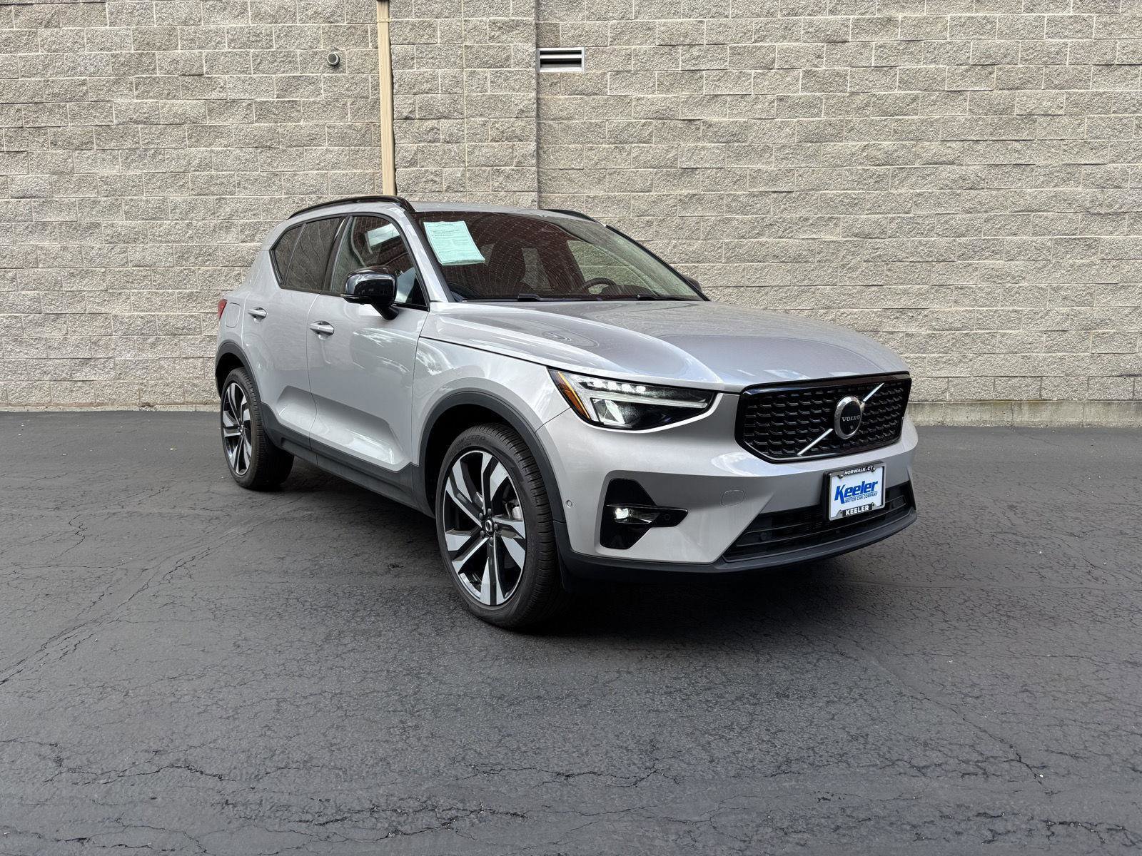 Used 2023 Volvo XC40 B5 Plus w/ Protection Package Premier